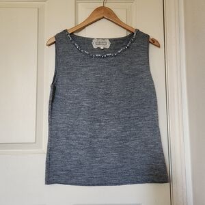 En suey gray sleeveless top with silver sequin neckline
